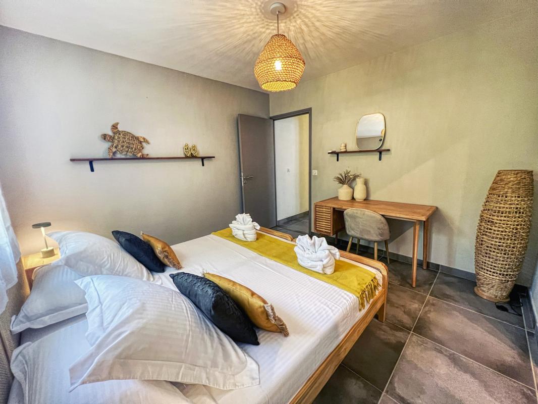 22.Location villa piscine spa Sainte Anne Guadeloupe_Chambre 1
